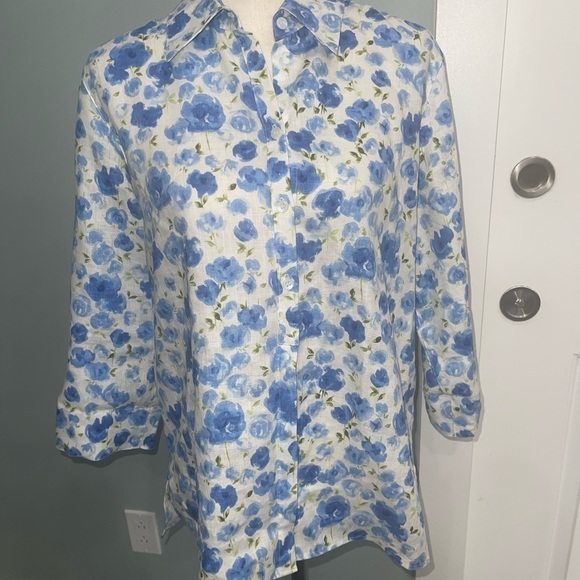 Liz Claiborne Tops - Liz Claiborne 100% Linen floral button down shirt size medium